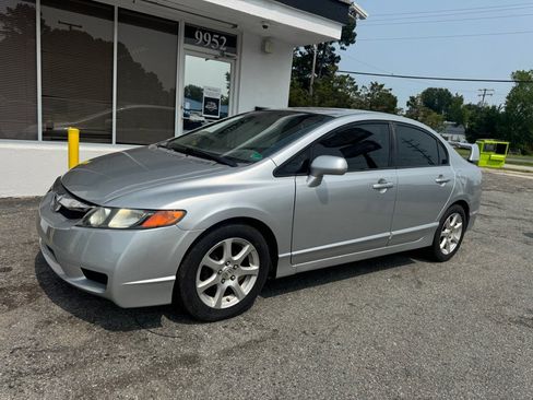 Used 2009 Honda Civic DX-VP image 2