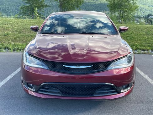 Used 2015 Chrysler 200 S w/ Navigation & Sound Group I FWD image 3