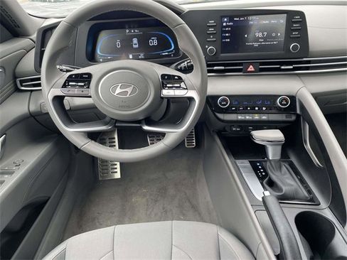 Certified 2025 Hyundai Elantra Sport w/ Cargo Package image 10