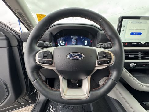 Used 2025 Ford Explorer Active w/ Active Comfort Package image 22