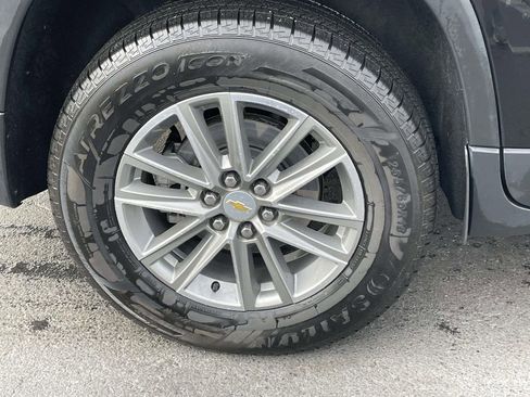 Used 2023 Chevrolet Traverse LT image 13