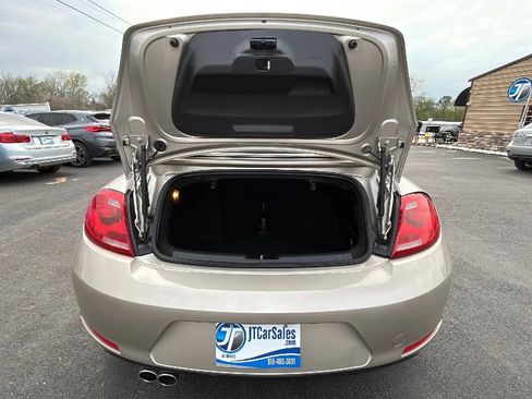 Used 2013 Volkswagen Beetle 2.5 image 29