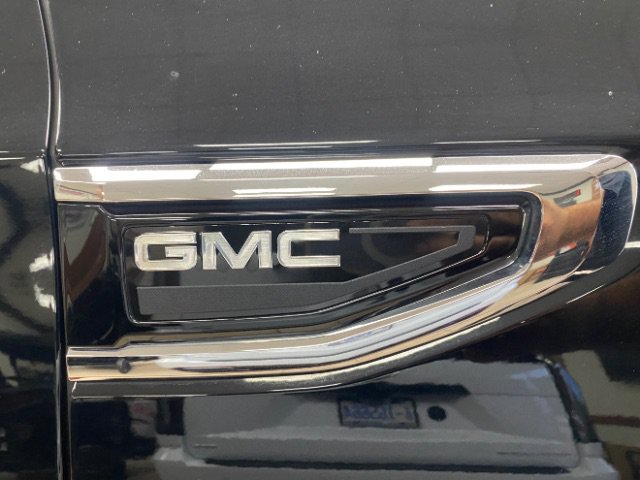 Used 2023 GMC Yukon XL SLT AWD/4WD image 24