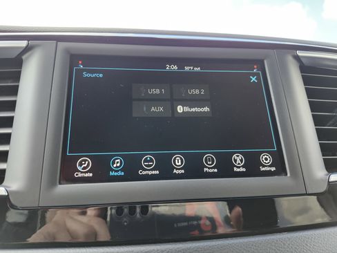 Used 2021 Chrysler Voyager Lxi image 27