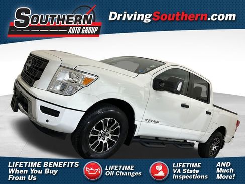 Used 2024 Nissan Titan SV w/ SV Convenience Package AWD/4WD image 1