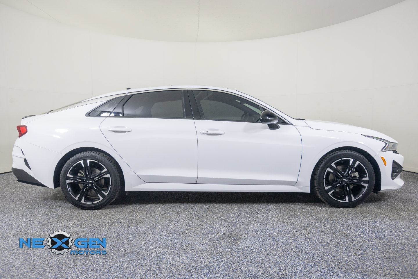 Used 2022 Kia K5 GT-Line w/ GT-Line FWD Premium Package image 9