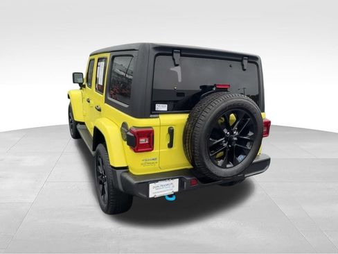 Used 2023 Jeep Wrangler Unlimited Sahara w/ Cold Weather Group AWD/4WD image 7