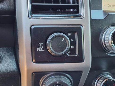 Used 2019 Ford F150 Lariat w/ Equipment Group 502A Luxury AWD/4WD image 34