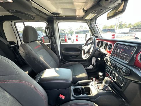 Used 2023 Jeep Gladiator Rubicon w/ Cold Weather Group image 20