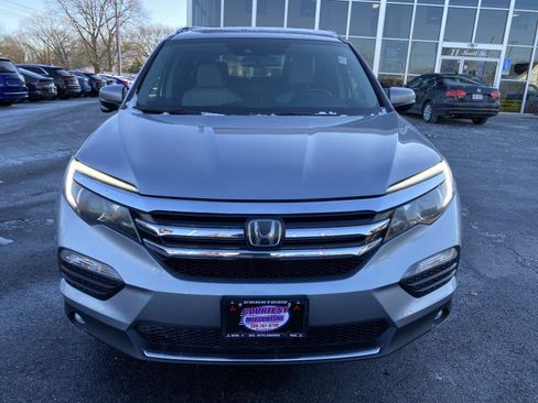 Used 2017 Honda Pilot Touring image 11
