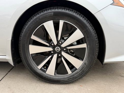 Certified 2022 Nissan Altima 2.5 SV image 10