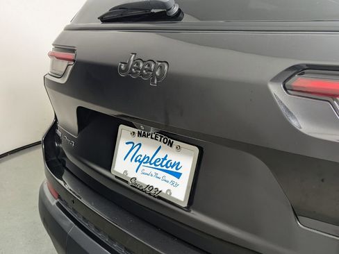 Used 2022 Jeep Grand Cherokee L Altitude image 9
