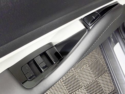 Used 2018 Tesla Model 3 Long Range AWD/4WD image 25