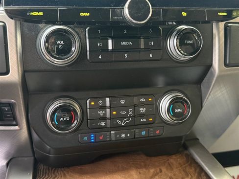 Used 2019 Ford F350 Limited w/ FX4 Off-Road Package AWD/4WD image 40