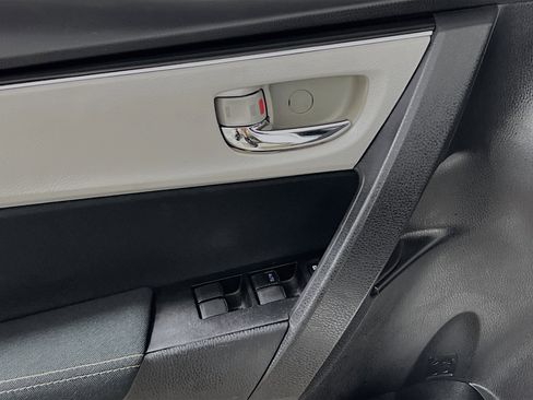 Used 2017 Toyota Corolla LE image 15