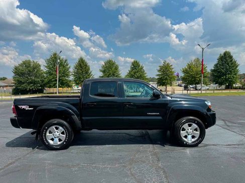 Used 2011 Toyota Tacoma PreRunner w/ TRD Sport Pkg RWD image 5