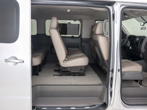 Used 2021 Nissan NV 3500 SL RWD image 13