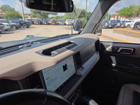 Used 2024 Ford Bronco Wildtrak AWD/4WD image 10