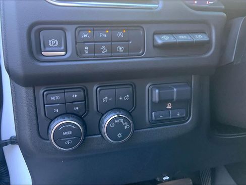 Used 2024 Chevrolet Tahoe High Country AWD/4WD image 33