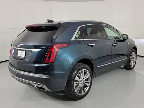 Certified 2025 Cadillac XT5 Premium Luxury AWD/4WD image 3