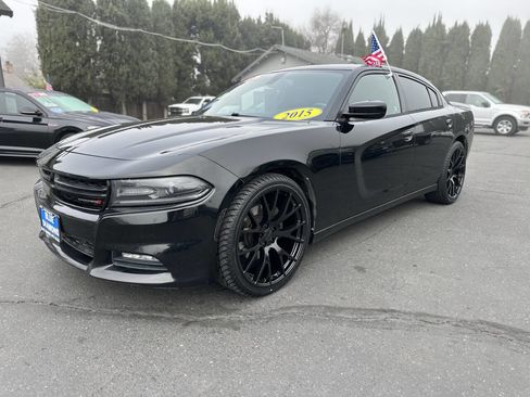 Used 2015 Dodge Charger R/T image 4