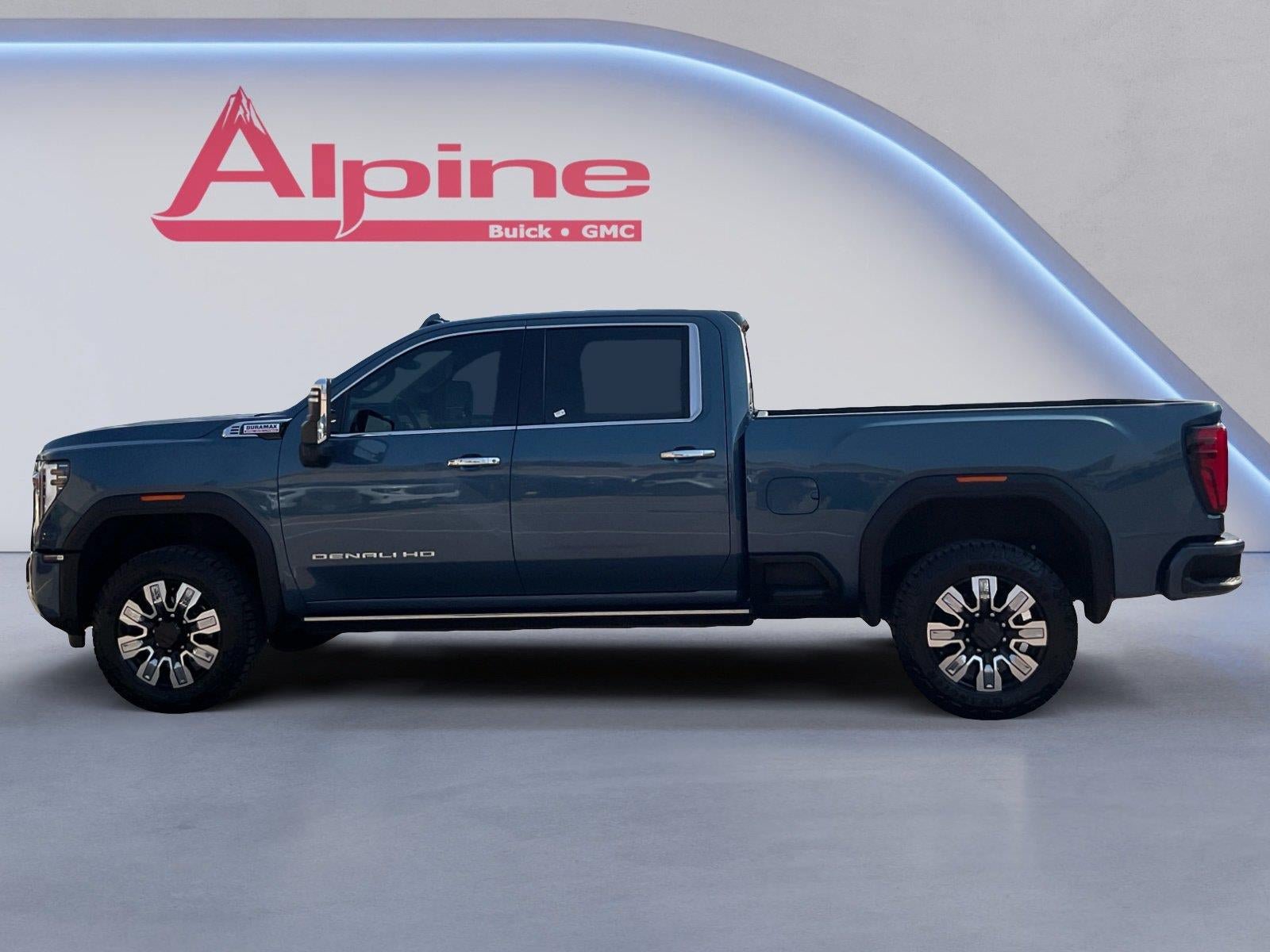 Used 2024 GMC Sierra 2500 Denali w/ Denali Reserve Package AWD/4WD image 2