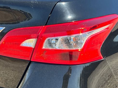 Used 2018 Nissan Sentra S FWD image 32