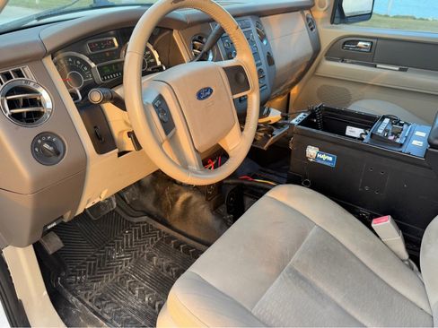 Used 2011 Ford Expedition EL XL image 8