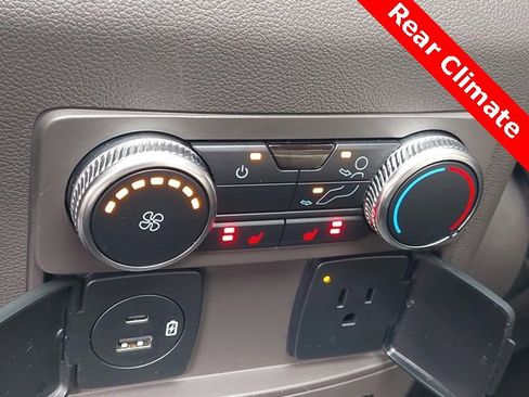 Used 2020 Ford Explorer Platinum image 30