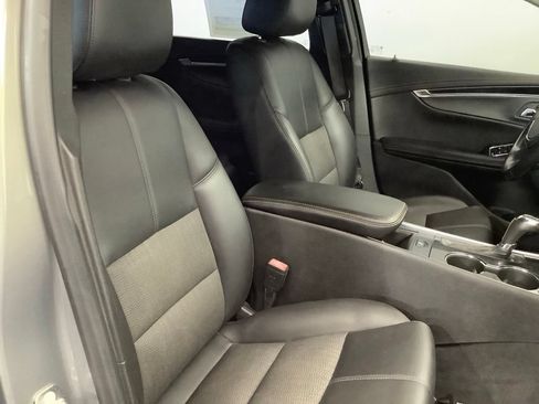 Used 2018 Chevrolet Impala LT FWD image 27