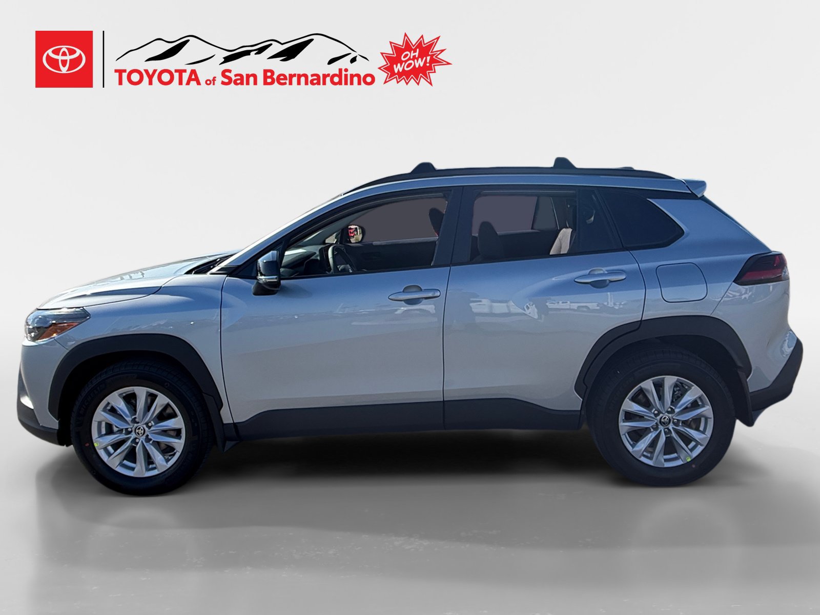 New 2026 Toyota Corolla Cross LE w/ Moonroof Package FWD image 2