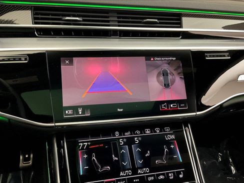 Used 2020 Audi S8 L image 14