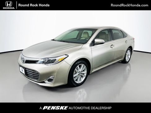 Used 2015 Toyota Avalon XLE FWD image 1