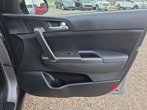 Used 2021 Kia Sportage LX image 15