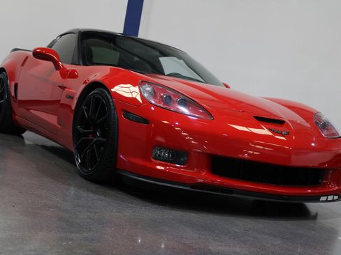 Used 2007 Chevrolet Corvette Z06 w/ Preferred Equipment Group image 3