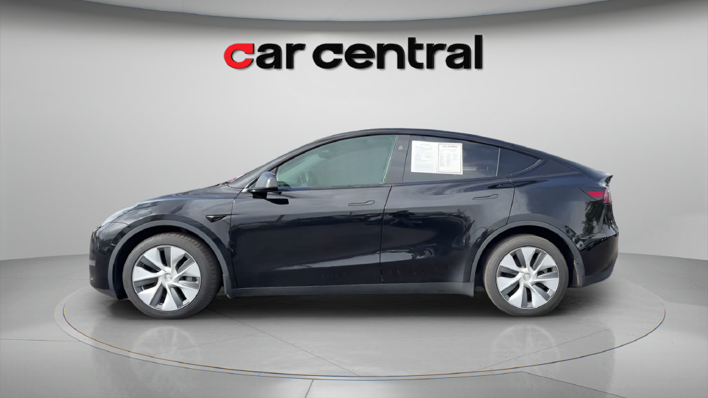 Used 2023 Tesla Model Y Long Range AWD/4WD image 2