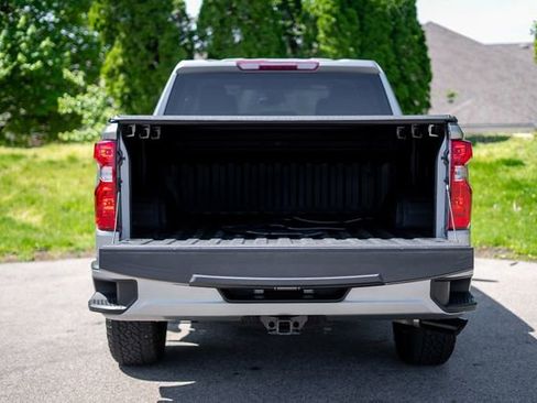 Used 2023 Chevrolet Silverado 1500 Custom w/ Rally Edition AWD/4WD image 7