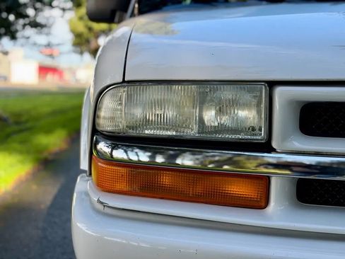 Used 2004 Chevrolet Blazer LS w/ Preferred Equipment Group image 40