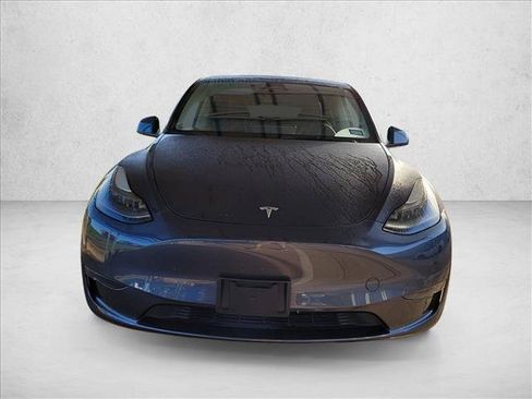 Used 2023 Tesla Model Y Long Range AWD/4WD image 2