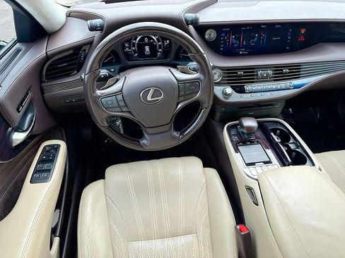 Used 2018 Lexus LS 500 w/ Luxury Package RWD image 17