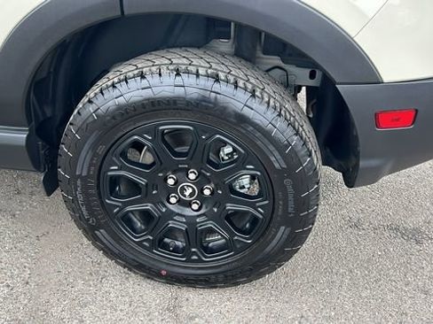 Used 2025 Ford Bronco Sport Badlands image 6