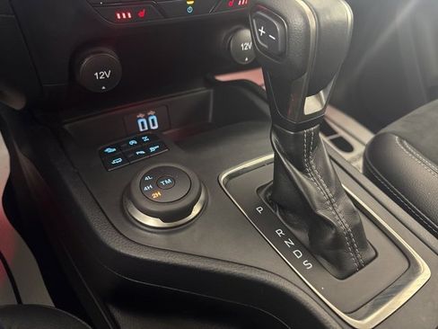 Used 2022 Ford Ranger Lariat w/ Tremor Off-Road Package image 17