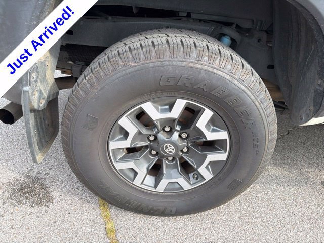 Used 2021 Toyota Tacoma TRD Off-Road AWD/4WD image 20