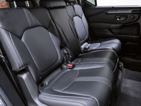 Used 2024 Honda Pilot EX-L image 11