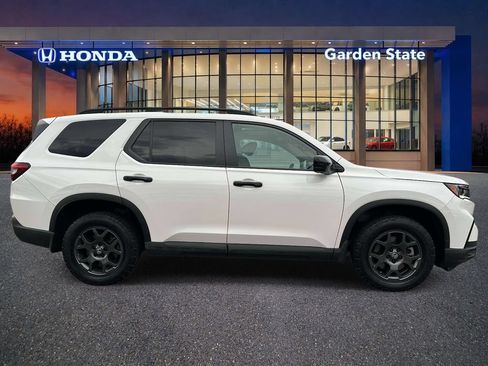 Used 2023 Honda Pilot TrailSport image 5
