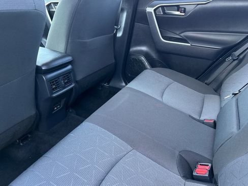 Used 2025 Toyota RAV4 XLE image 27