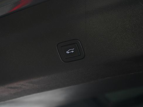 Used 2022 GMC Yukon XL Denali w/ Max Trailering Package image 10