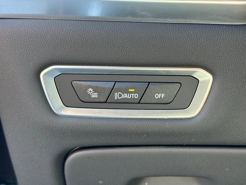 Used 2025 BMW X7 xDrive40i w/ M Sport Package image 32