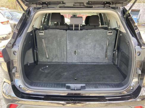 Used 2022 Toyota Highlander L image 9