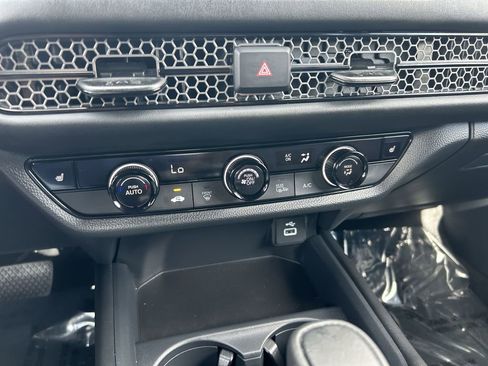 Used 2025 Honda HR-V Sport image 18